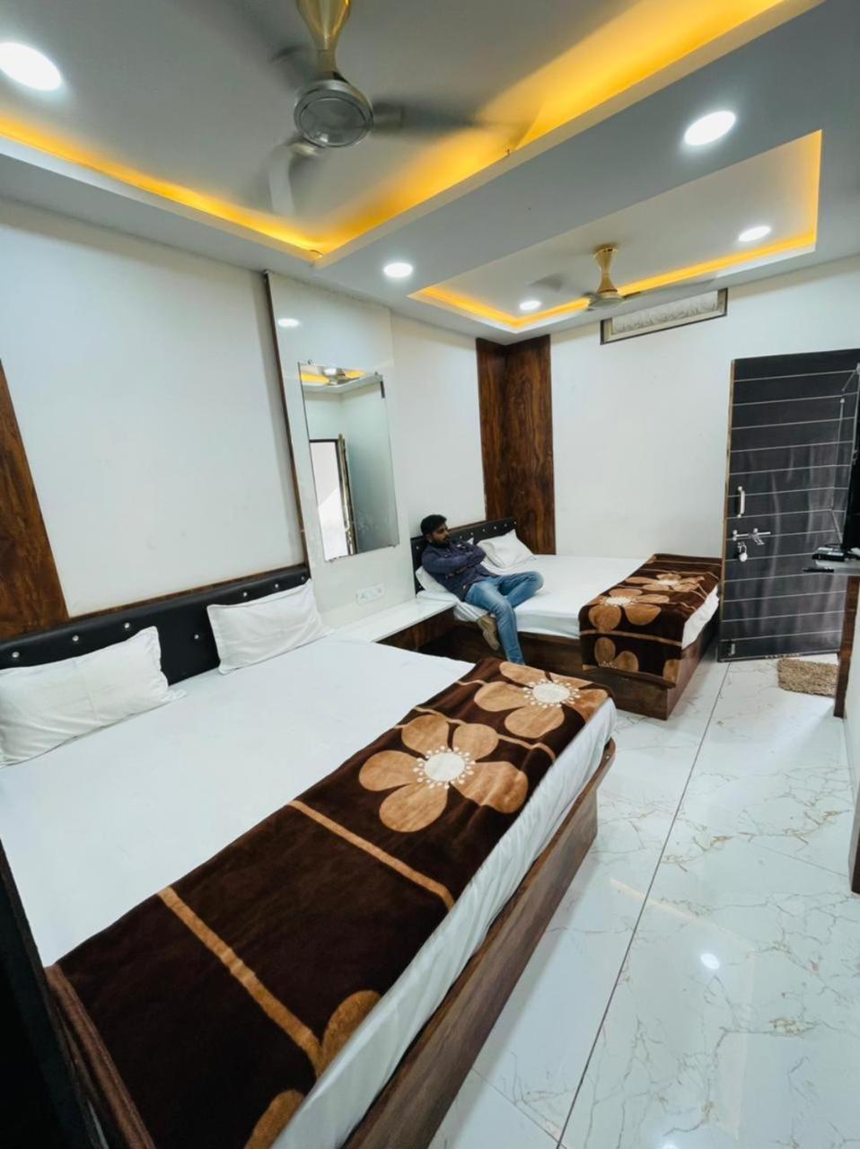 Hotel Shree Shyam Sharnam Godarpura Exterior photo